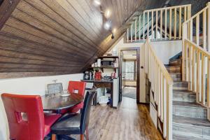 Η κουζίνα ή μικρή κουζίνα στο Clutter Falls Retreat - Guesthouse
