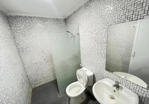 Ένα μπάνιο στο TOS Hotel & Residence Velodrome +16 φωτογραφίες