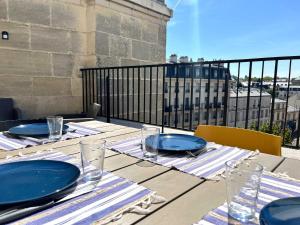 Μπαλκόνι ή βεράντα στο Le Nid du Roi - Appartement 3 Étoiles - Terrasse - Ascenseur
