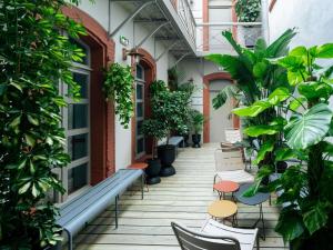 Κήπος έξω από το Hôtel Mercure Montauban
