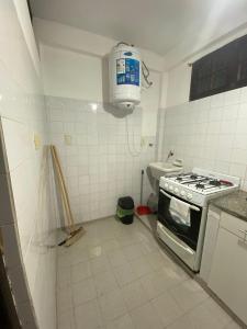 Køkken eller tekøkken på Departamento Gallino PB + 1 billede