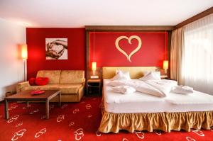 Huone majoituspaikassa Alpen-Herz Romantik & Spa - Adults Only