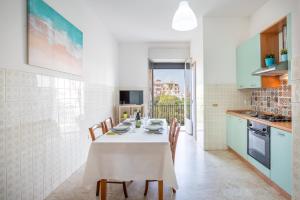 Kuchyň nebo kuchyňský kout v ubytování Casa Corso Mare Villa