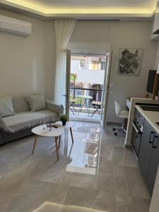 Χώρος καθιστικού στο KM56 luxury apartments