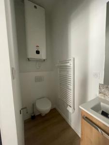 Imagen de la galería de Joli studio très lumineux - Bergerac Centre ville, en Bergerac 1 foto más