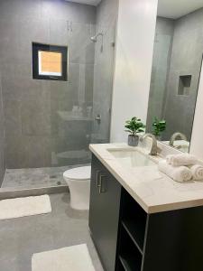 Ένα μπάνιο στο Villa Cass +9 φωτογραφίες