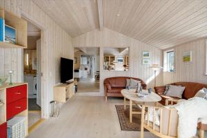 TV a/nebo společenská místnost v ubytování BL1121-Saltum-Daadyrvej-7