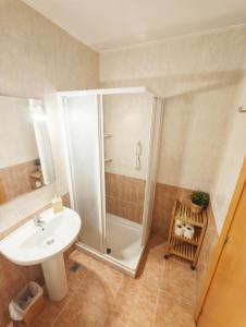 Ένα μπάνιο στο Hostal Rio De Castro +95 φωτογραφίες