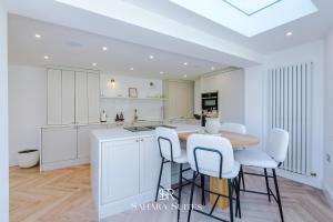 Η κουζίνα ή μικρή κουζίνα στο Cosy Cottage - Couple Retreat - Harrogate & Ripon