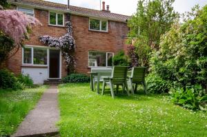 En have udenfor Owlwood Cottage