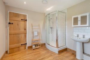 Un baño de Rosehill House 17 fotos más