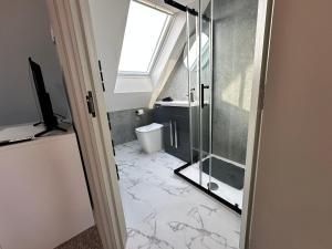 Et badeværelse på Abbey House + 11 billeder