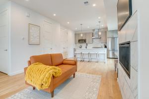 Η κουζίνα ή μικρή κουζίνα στο Private Rooftop with 360-Degree View Denver Home