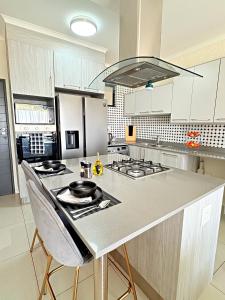Kuchyň nebo kuchyňský kout v ubytování Elite Residence 92 on New, Midrand