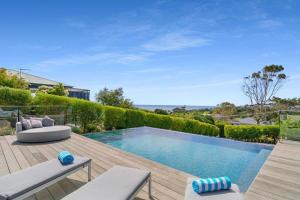 Kolam renang di atau dekat dengan Luxury Entertainer - Bay Views Infinity Pool Mt Martha Beach & Village