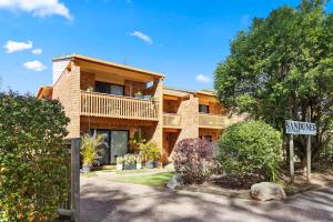 Gambar di galeri bagi Torquay Beachfront Townhouse di Torquay