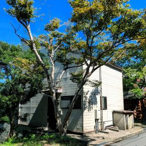 Το κτήριο όπου στεγάζεται  η παραθεριστική κατοικία