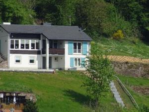 Ảnh trong thư viện ảnh của Holiday home in Malberg with swimming pool ở Kyllburg