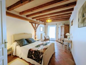 Foto dalla galleria di Chambre d'hôtes avec WIFI et animaux acceptés - FR-1-591-668 a Faverolles