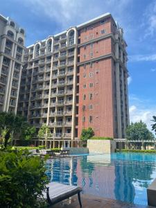 Πισίνα στο ή κοντά στο Monarch Park Suites WS +4 φωτογραφίες
