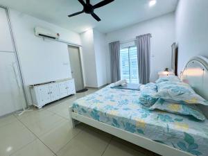 a bedroom with a bed and a air conditioner at KLIA Sepang Salak Dream Retreat Homestay in Sepang