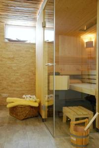 A bathroom at Haus Pflaum Még 37 kép