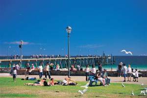 Επισκέπτες που μένουν στο Glenelg Holiday Apartments-Ellis 200 meters to the Beach 100 meters to Jetty Road