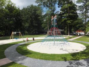 Herní místnost nebo prostor pro děti v ubytování Boscamping Appelscha