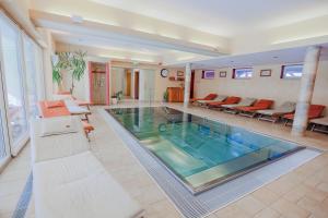 Bazén v ubytovaní Hotel Kornock alebo v jeho blízkosti