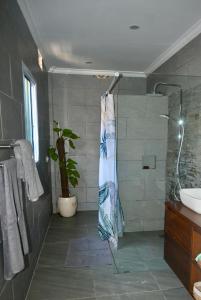 Ένα μπάνιο στο Villa Benih Cinta