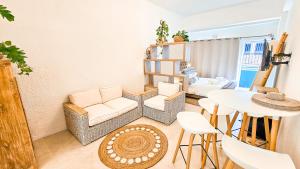 Χώρος καθιστικού στο Bali Beach Flats, Muizenberg +14 φωτογραφίες