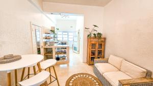 Χώρος καθιστικού στο Bali Beach Flats, Muizenberg