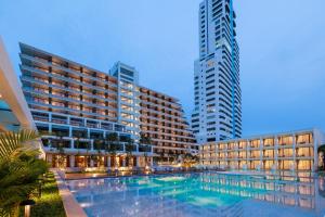 Πισίνα στο ή κοντά στο Patong Beach Hotel by See2Sea