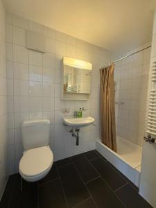 Ένα μπάνιο στο Apartment for 1 to 2 people, 1 double bed