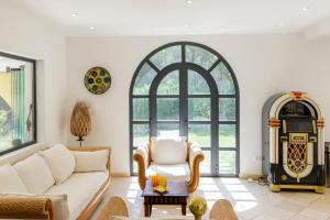 Χώρος καθιστικού στο Villa Clara luxery house on Pont Royal Golf