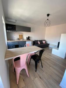 Posezení v ubytování V3 Studio tout confort plein centre 5 min Golfech