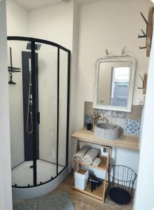 Et badeværelse på Appartement centre ville Amiens