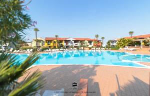 Πισίνα στο ή κοντά στο Exclusive Pool Access, 2 floors, Balcony View, Parking