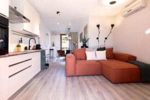 Η κουζίνα ή μικρή κουζίνα στο Exclusive Pool Access, 2 floors, Balcony View, Parking