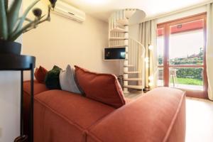 Μια τηλεόραση ή/και κέντρο ψυχαγωγίας στο Exclusive Pool Access, 2 floors, Balcony View, Parking