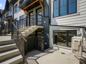 Το κτήριο όπου στεγάζεται  το διαμέρισμα