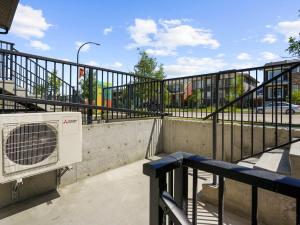 Μπαλκόνι ή βεράντα στο Exquisite 1-Bdr Condo Apt