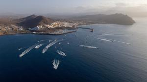 グラン・タラハルにあるThe RITA Home FUERTEVENTURA Gran Tarajalの水上の船群の空中風景