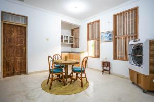 Η κουζίνα ή μικρή κουζίνα στο Zenu House +24 φωτογραφίες