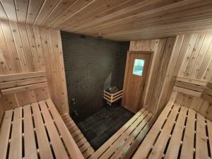 an overhead view of a sauna at Spa & Lake Access - The Lakeshore in Rawdon
