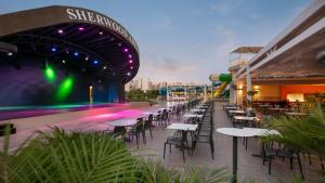 Večerní zábavní program pro hosty v ubytování Greenwood Suites Resort + 25 fotografií