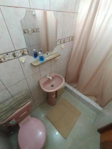 Et badeværelse på Departamento Crucita + 11 billeder