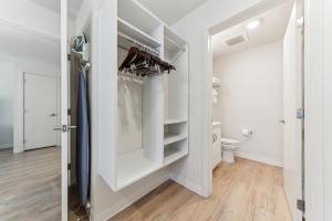 Ένα μπάνιο στο Properties By Preston I Cozy 1bd1bth Apt +16 φωτογραφίες