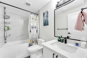 Afbeelding uit fotogalerij van New BuiltSpacious Suite BsmtGamesNetflix in Edmonton