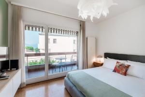 Кровать или кровати в номере Vinorum Studio by Quokka 360 - Cozy and sunny with balcony